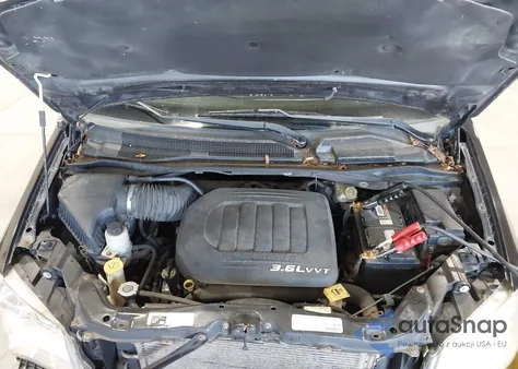 2013 Chrysler Town & Country Touring из США, поврежденный, VIN 2C4RC1BG7DR594516